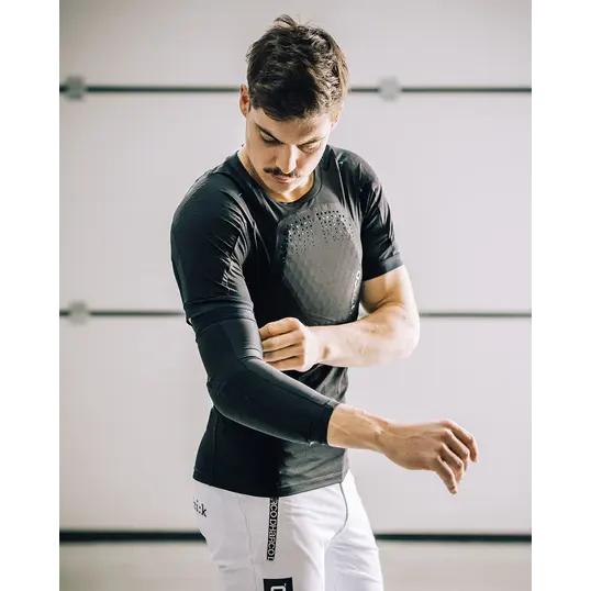 Gravity Elbow Pad