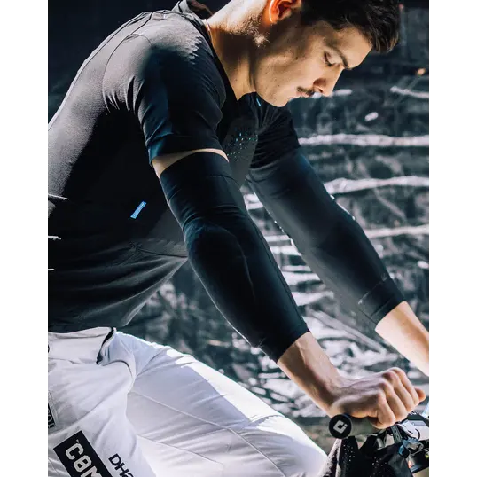 Gravity Elbow Pad