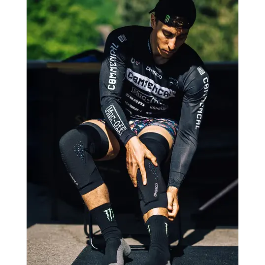Gravity Knee Pad